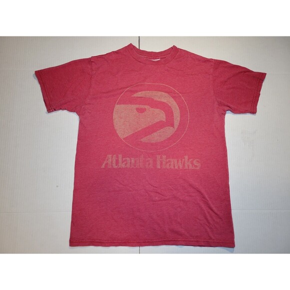 Junk Food Atlanta Hawks Faded Retro/Vintage Styled Red Shirt‎ Mens Small. - Picture 1 of 5